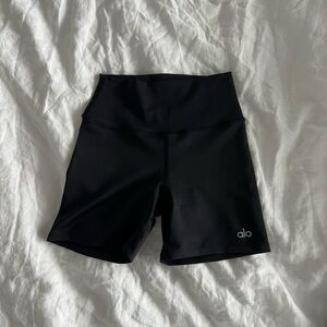 Alo Airlift shorts